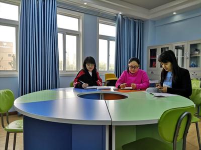 心理教研室开展集体备课研讨活动 以心理咨询案例促进教育咨询融合